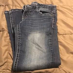Donating soon! FINAL PRICE! Maurices Jeans